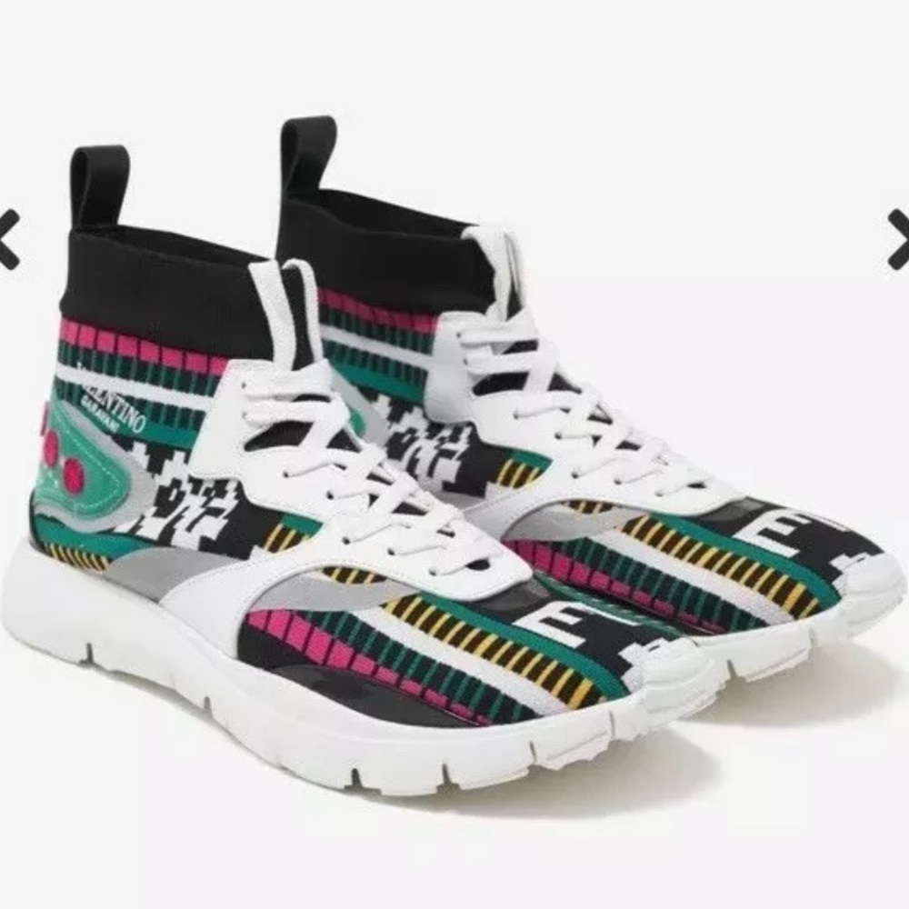 ❤️❤️❤️Valentino, authentic, unique beautiful 9